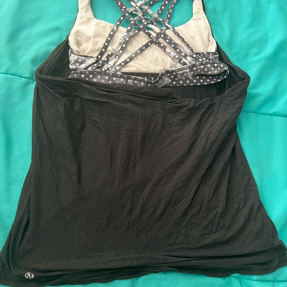 Lululemon built in bra top - Picture 2 of 4